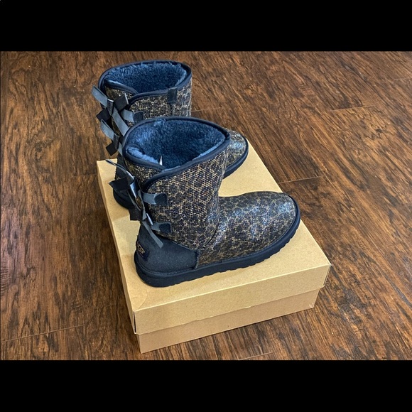 Ugg Australia Navy Cheetah Print Bailey Bow - Picture 3 of 4